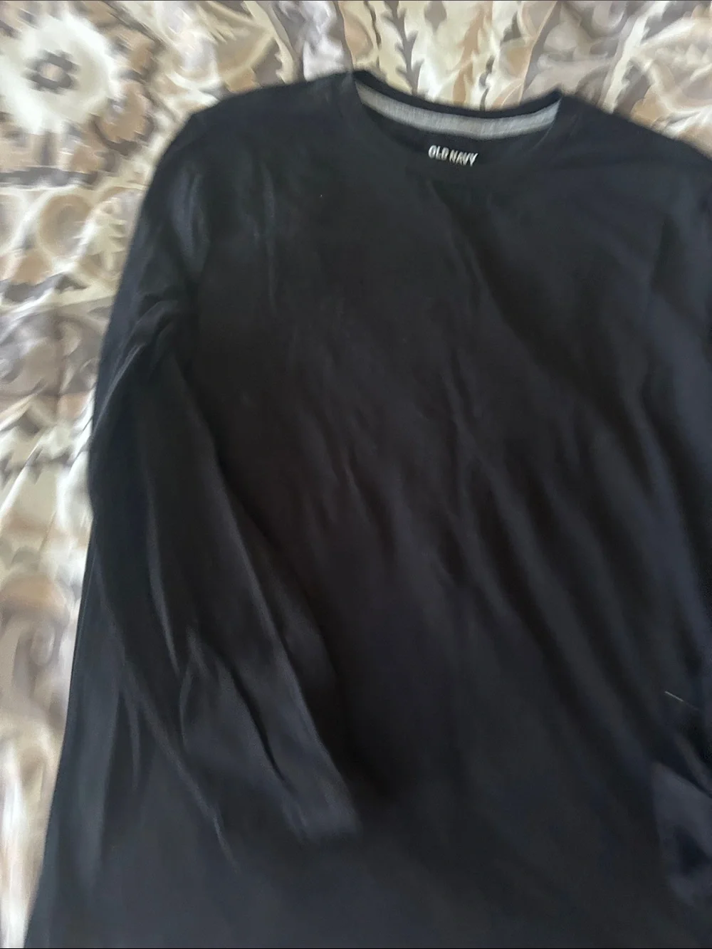 Old Navy kids Black Long-Sleeve Crew Tee